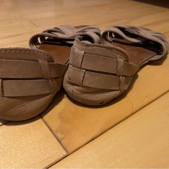 Hibou flat sandals. - Picture 2 of 3